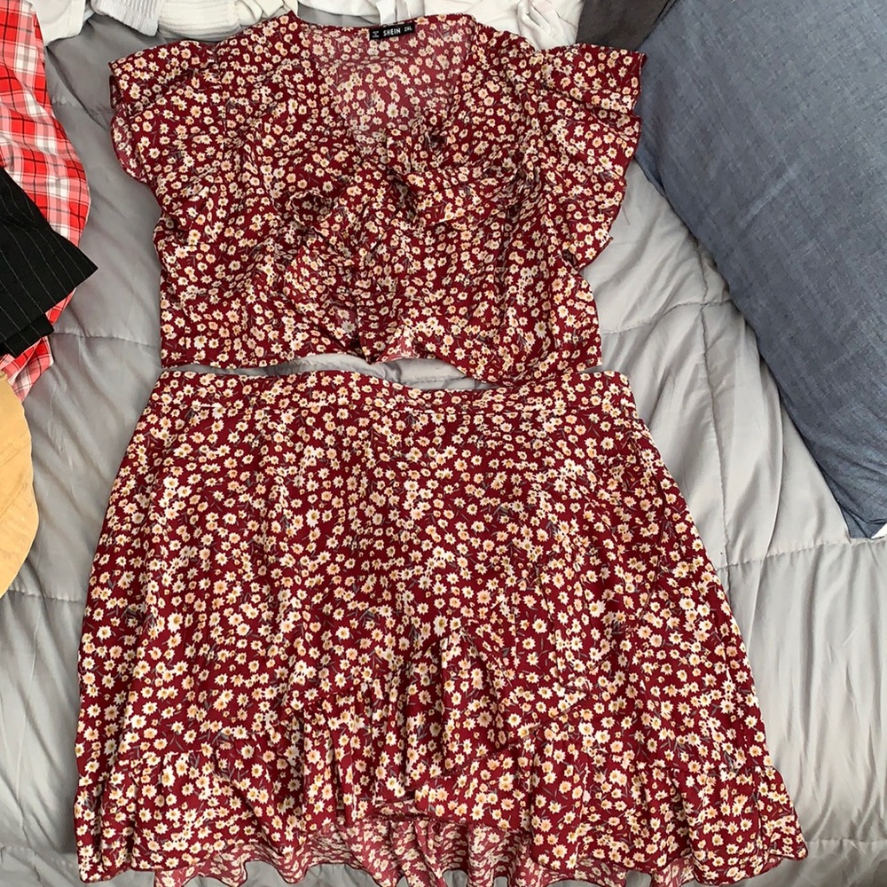 SHEIN Matching Set Ruffle skirt tie front top